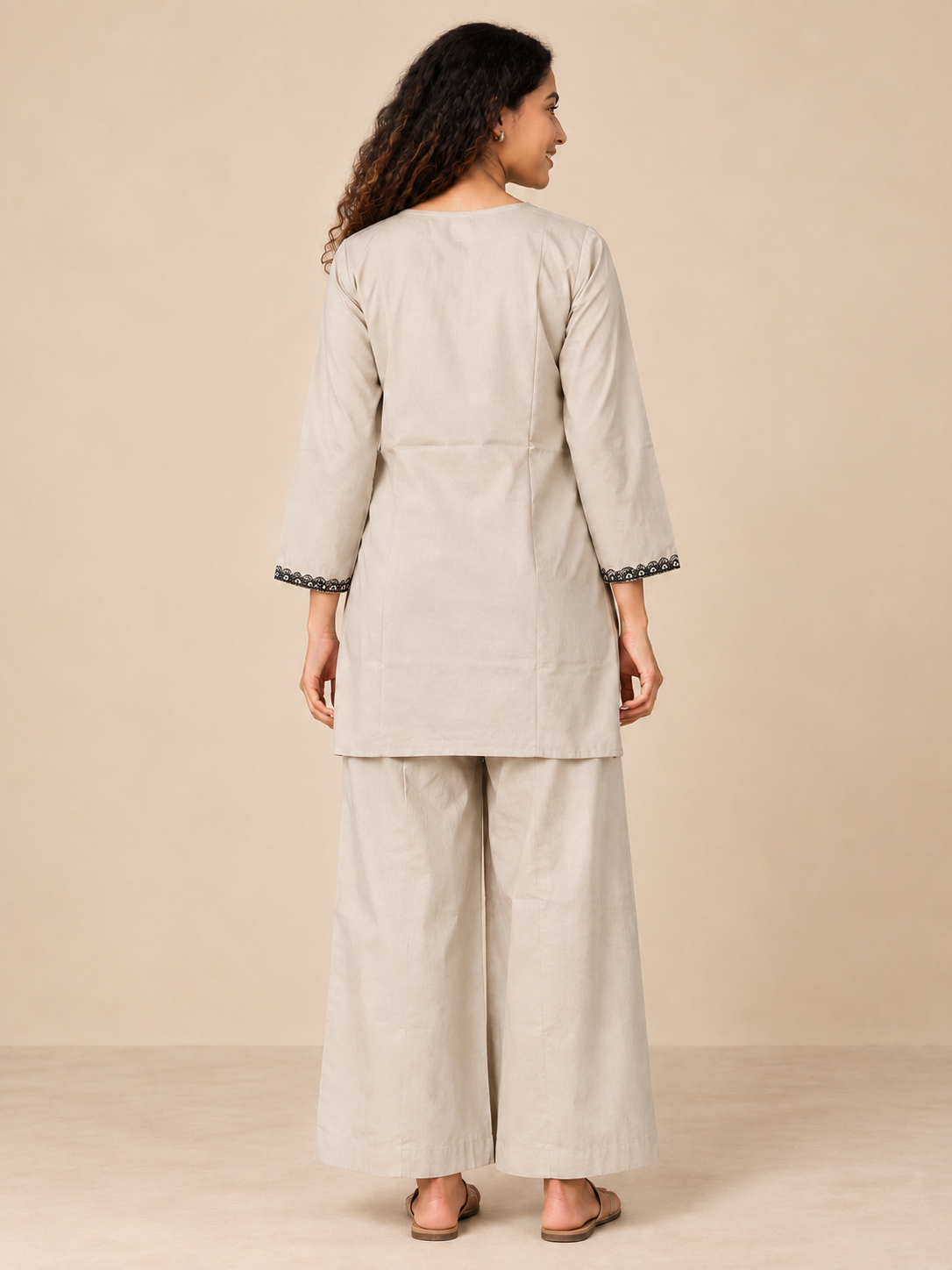 CREAM WHITE STRAIGHT LINE CO-ORD SET FOR DAY EVENT