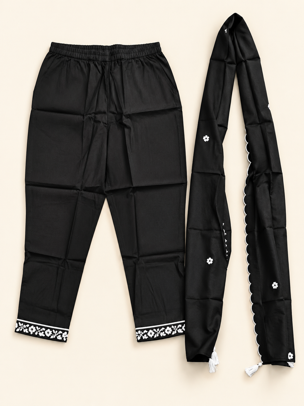 BLACK KURTA SET FOR FESTIVE SEASON