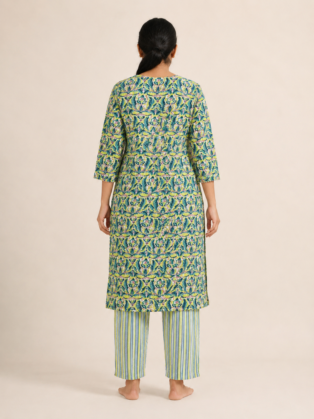 GREEN COLOUR COTTON KURTA WITH PANT FOR CASUAL WEAR