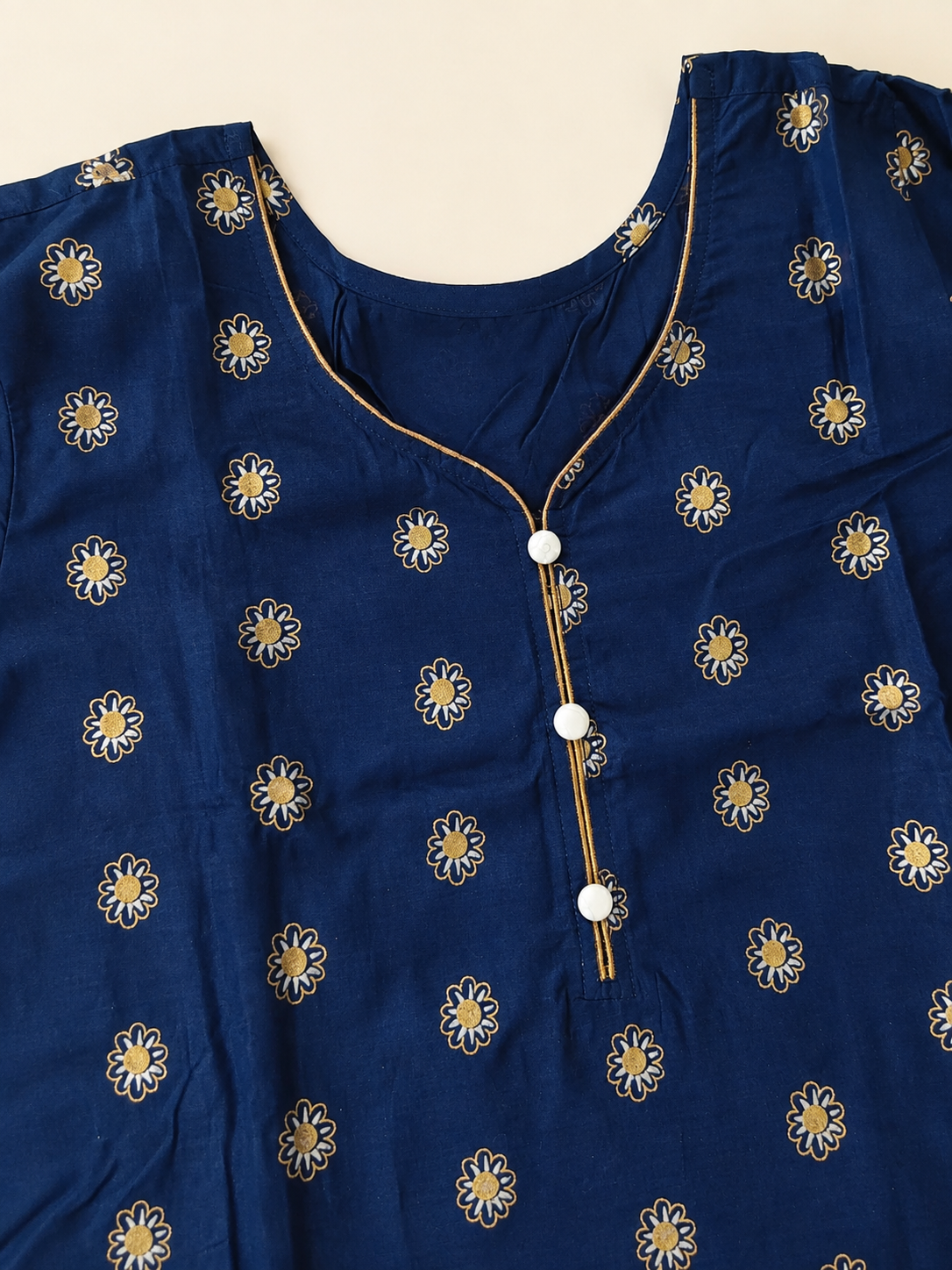 BLUE COTTON STRAIGHT LINE KURTA FOR DAY OUT